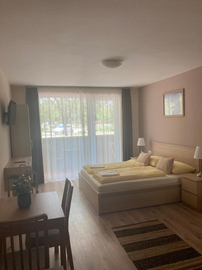 Castellum Apartmanhaz ギュラ エクステリア 写真