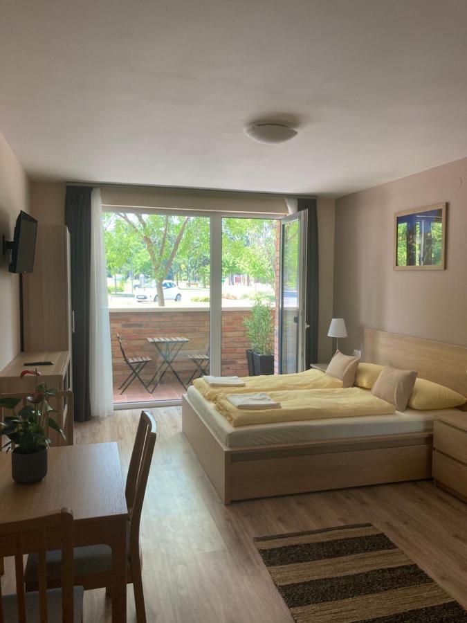 Castellum Apartmanhaz ギュラ エクステリア 写真