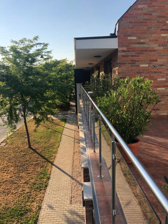 Castellum Apartmanhaz ギュラ エクステリア 写真