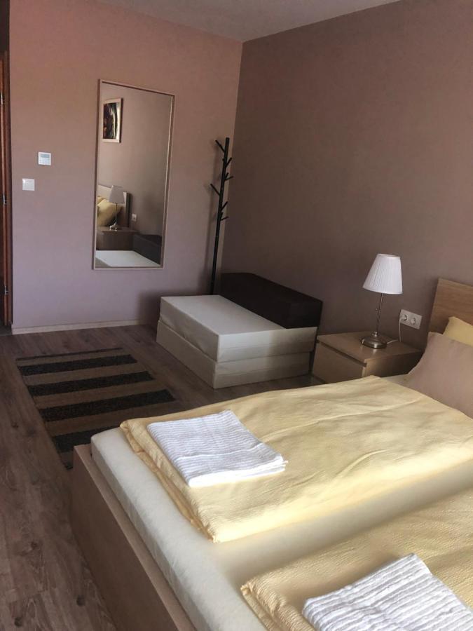 Castellum Apartmanhaz ギュラ エクステリア 写真