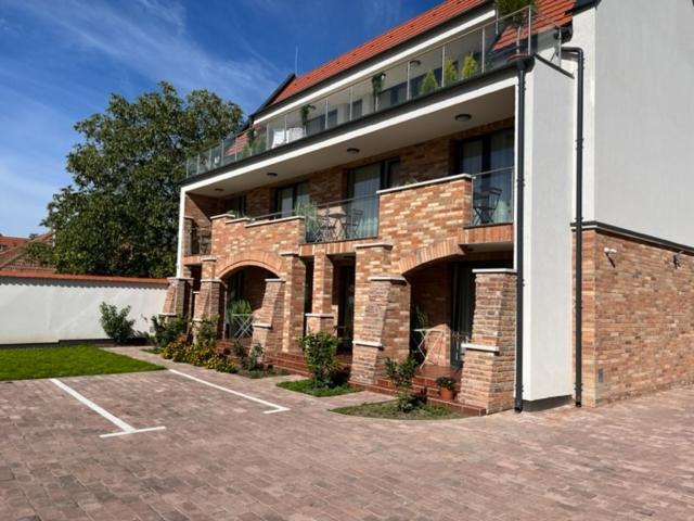 Castellum Apartmanhaz ギュラ エクステリア 写真